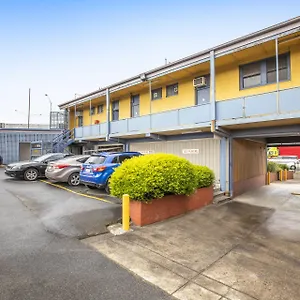 Melbourne hotels &amp; apartments, all accommodations in Melbourne