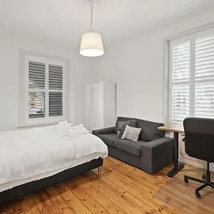 Melbourne hotels &amp; apartments, all accommodations in Melbourne