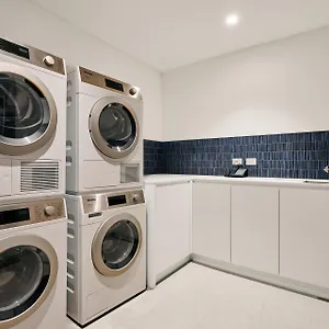 Melbourne hotels &amp; apartments, all accommodations in Melbourne